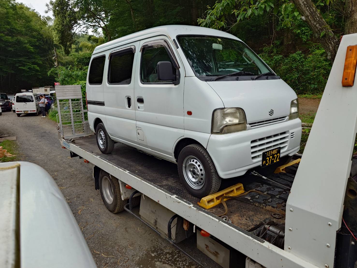 営業車（黒ナンバー）の代車をレッカーの際に無料でお貸出しました。八王子市S様